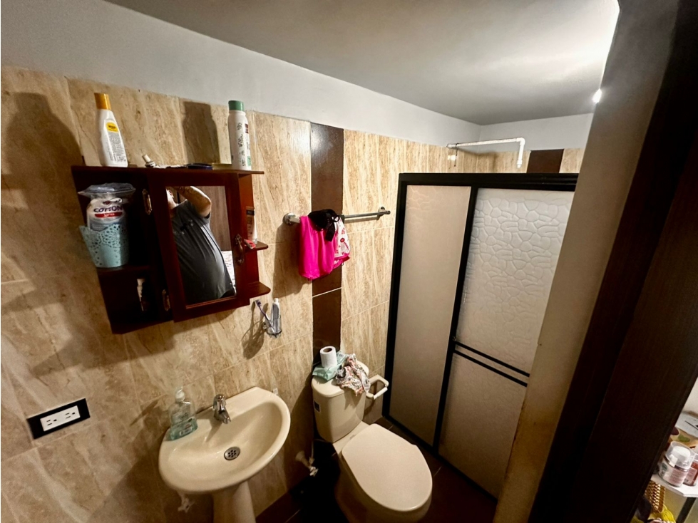 VENDO APARTEMENTO EN BARRIO NUEVO-BELLO-PRIMER PISO-2BAÑOS-3ALC — foto 4
