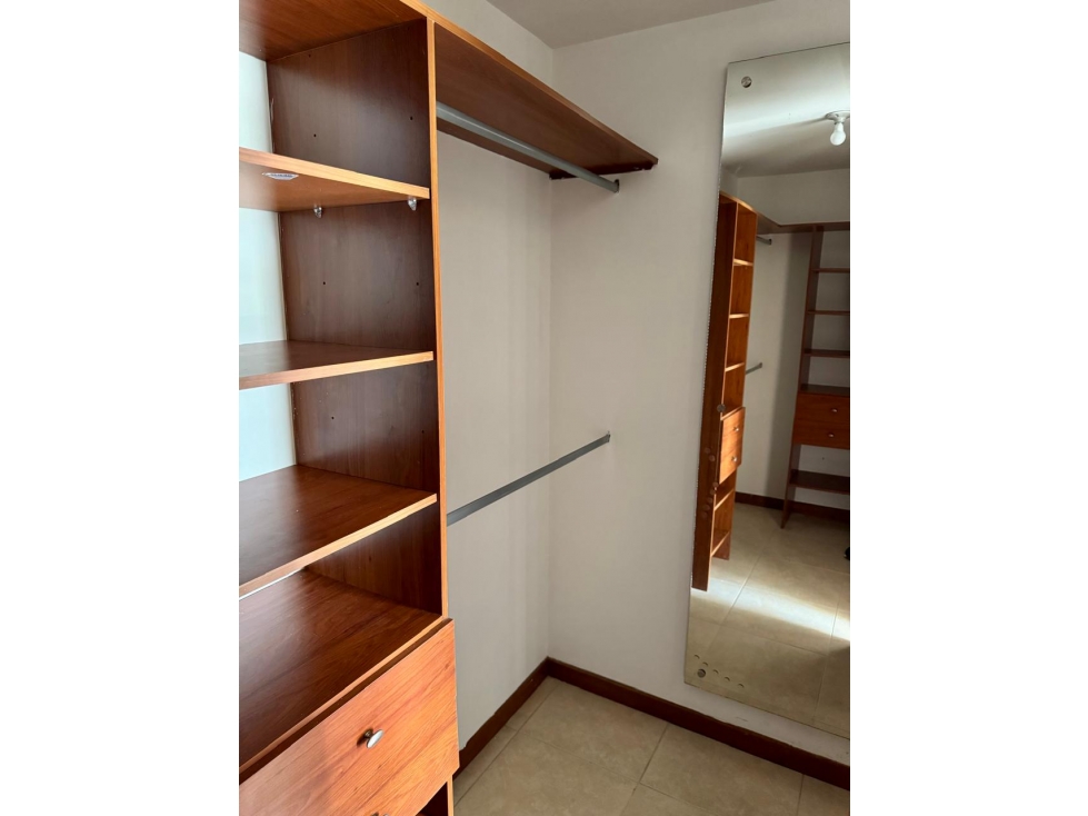 VENDO APARTAMENTO EN EL POBLADO-MEDELLÍN-DUPLEX-SE RECIBE — foto 2