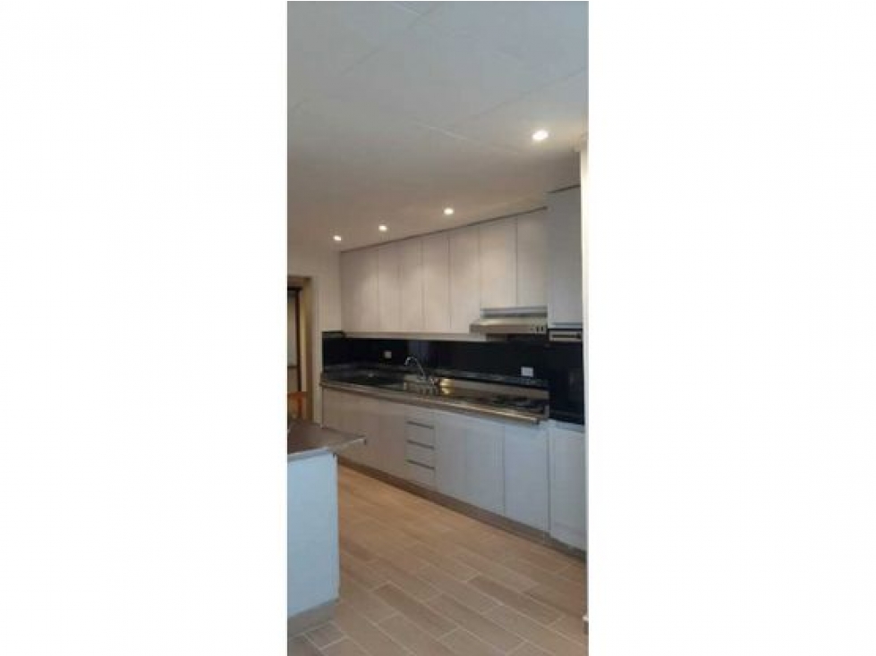 VENDO APARTAMENTO EN EL CENTRO DE MEDELLÍN-MUY AMPLIO-CON ASCENSOR — foto 5
