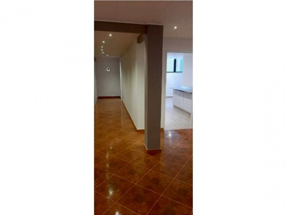 VENDO APARTAMENTO EN EL CENTRO DE MEDELLÍN-MUY AMPLIO-CON ASCENSOR — foto 6