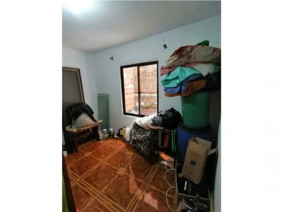 VENDO CASA EN BOYACÁ LAS BRISAS-MEDELLÍN-PISO 2 - CALLE AMPLIA — foto 4