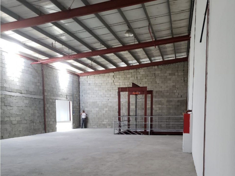 Bodega en Alquiler Costa del Este — foto 3