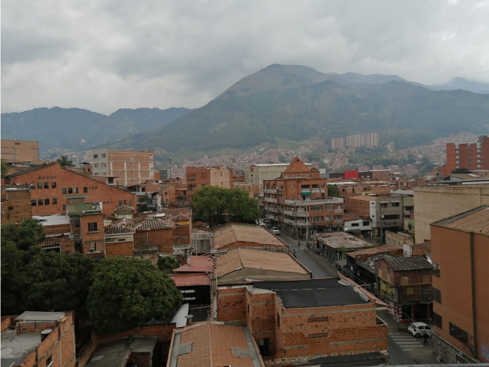 VENDO APARTAMENO A 2 CUADRAS DEL PARQUE DE BELLO-CERCA A TODO