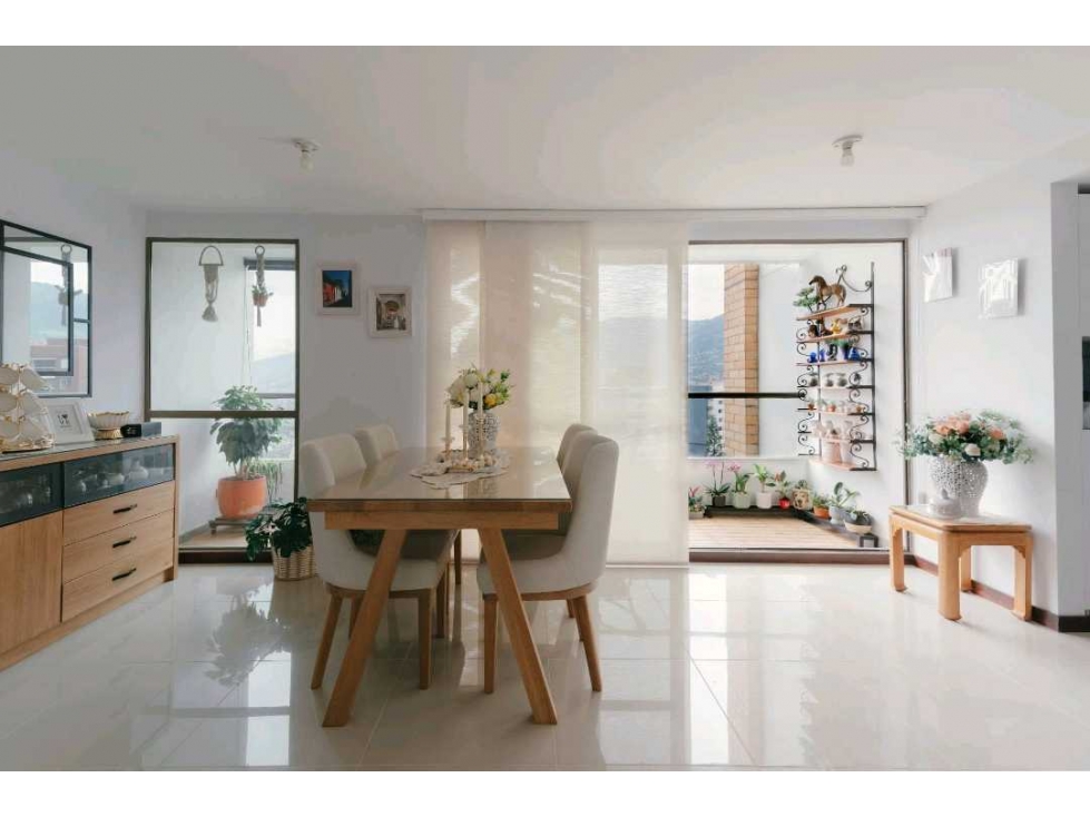 VENDO APARTAMENTO CUARTO PISO EN ENVIGADO ALTO DE LAS FLORES — foto 3
