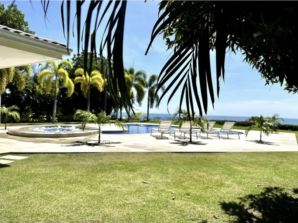 Venta de casa frente a la playa - Bijao - 2