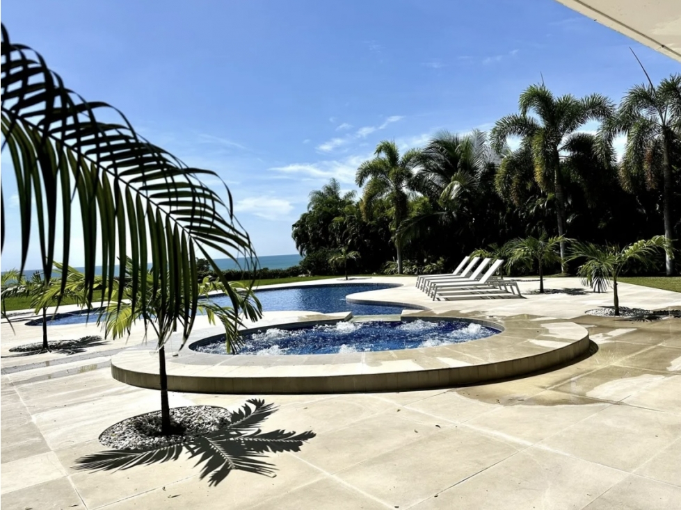 Venta de casa frente a la playa - Bijao - 3