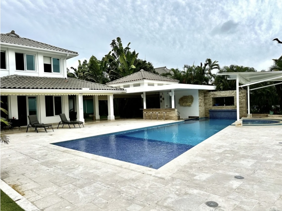 Venta de Villa con piscina y vista al mar - Bijao - 1