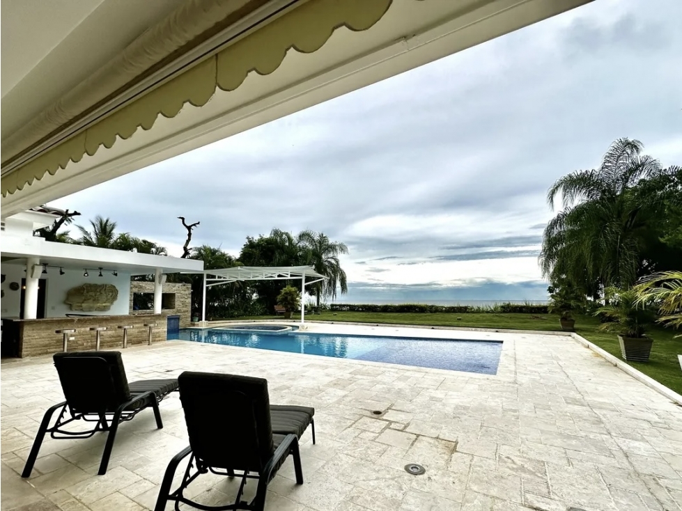 Venta de Villa con piscina y vista al mar - Bijao - 2