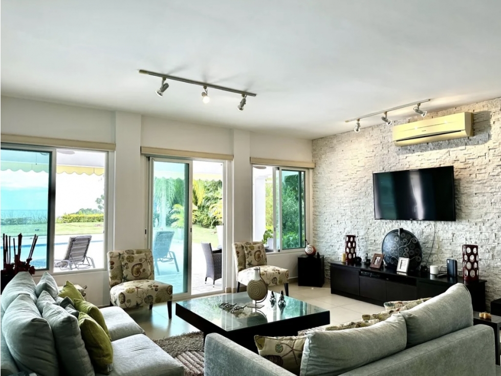 Venta de Villa con piscina y vista al mar - Bijao - 6