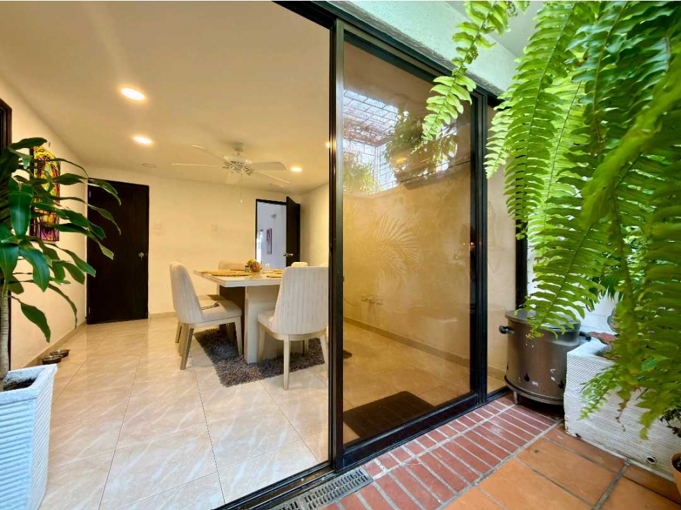 VENDO CASA DOS PISOS MANGA CARTAGENA