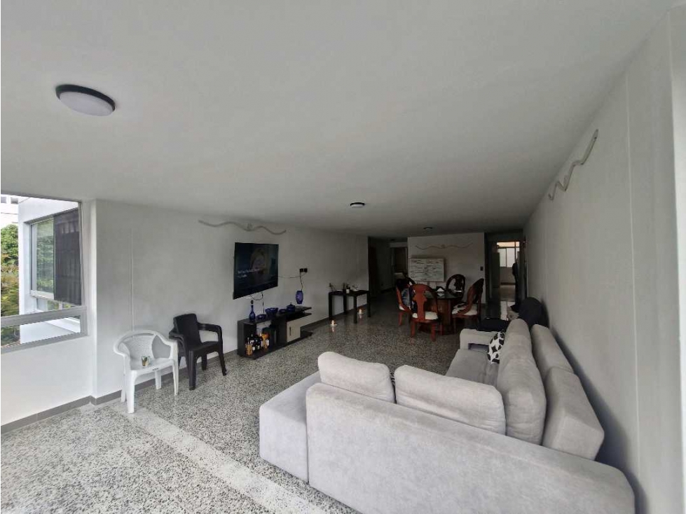 [UW] Vendo Excelente Apartamento Laureles