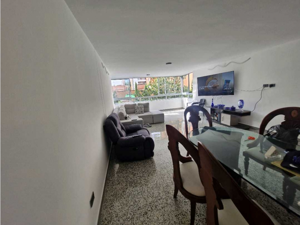 [UW] Vendo Excelente Apartamento Laureles — foto 2