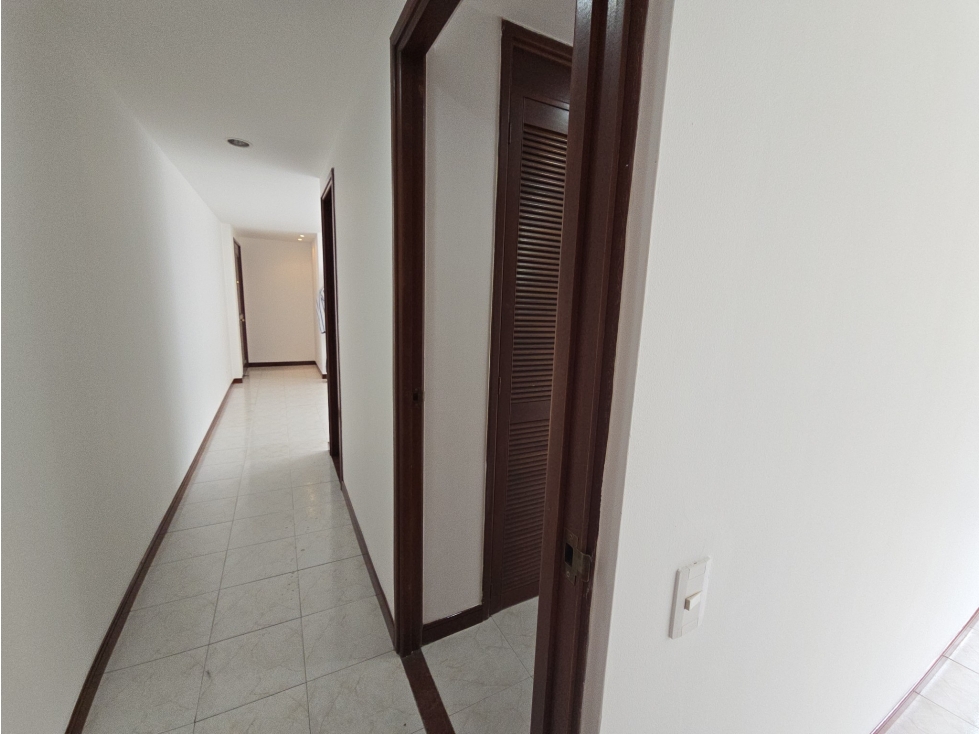 [LJ] Apartamento en sector San Lucas, El Poblado, Medellin · Venta — foto 6