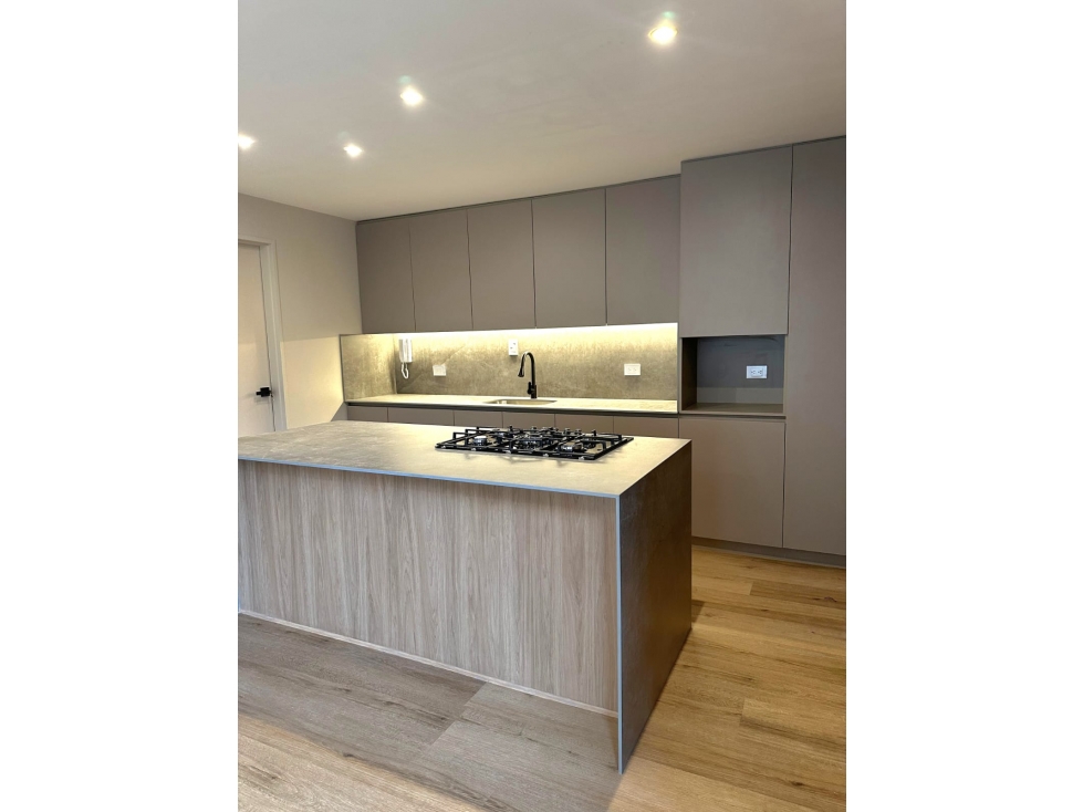 [LJ] Apartamento en Alejandría, Medellin · Venta — foto 2