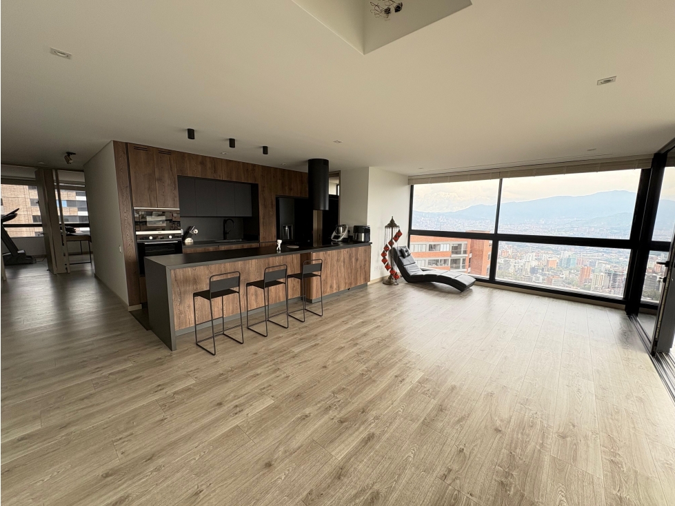 VENTA APARTAMENTO ALTOS DEL POBLADO MEDELLÍN-PISO ALTO