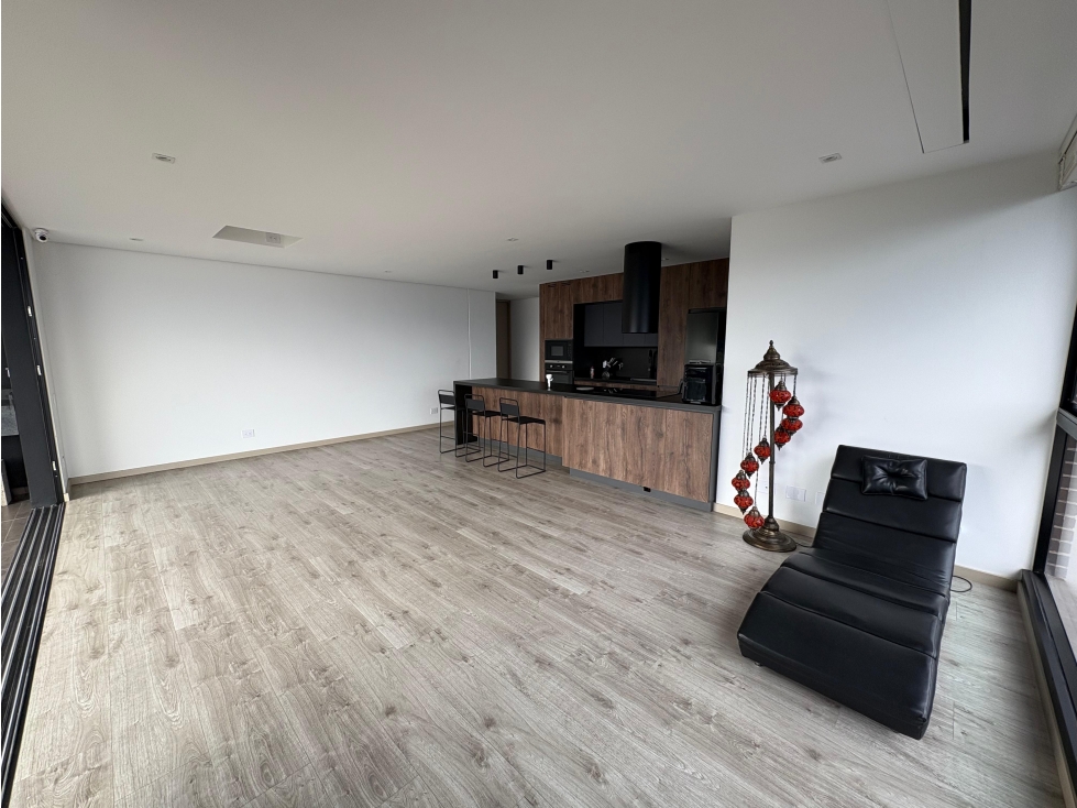 VENTA APARTAMENTO ALTOS DEL POBLADO MEDELLÍN-PISO ALTO — foto 2