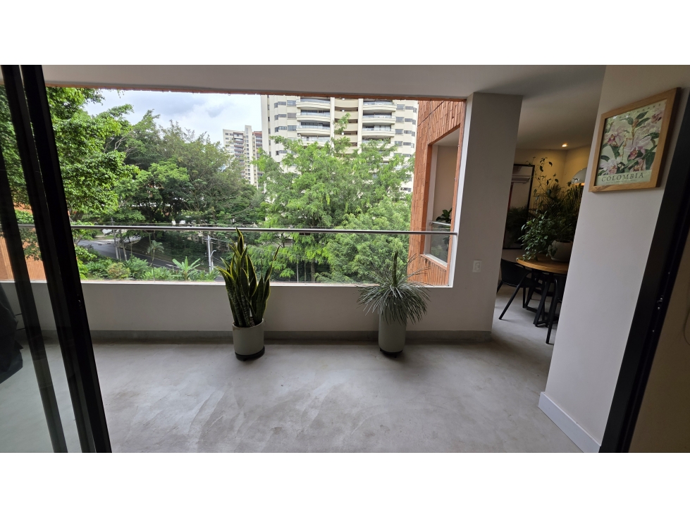 VENTA APARTAMENTO REMODELADO EN LOS GONZÁLEZ, EL POBLADO — foto 2