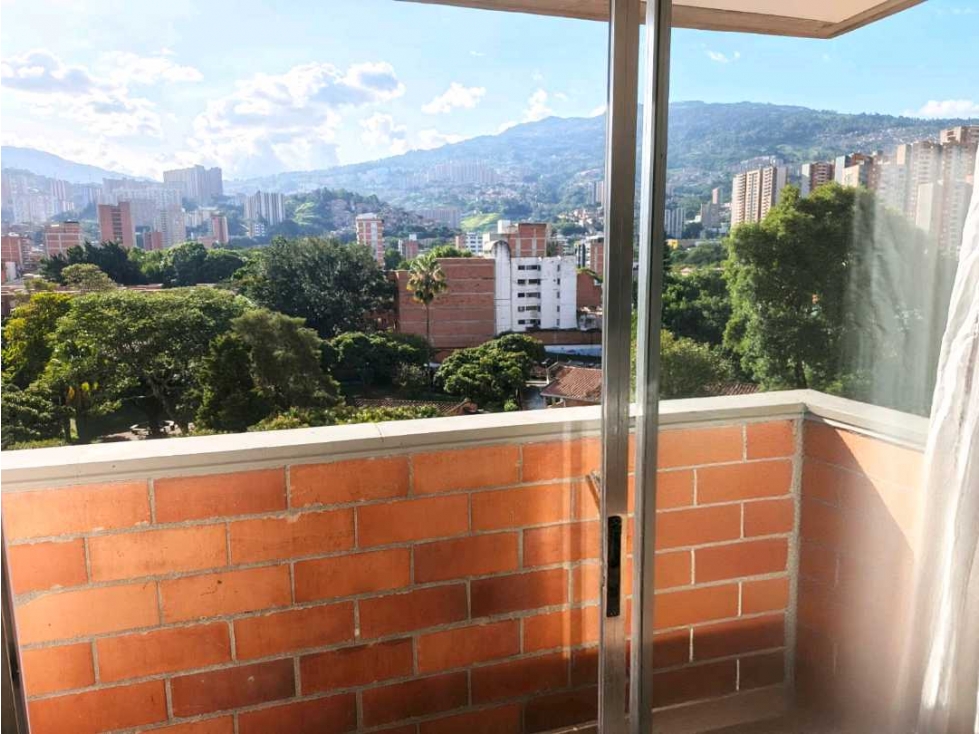 APARTAMENTO EN VENTA SECTOR LOS COLORES, MEDELLIN* — foto 3