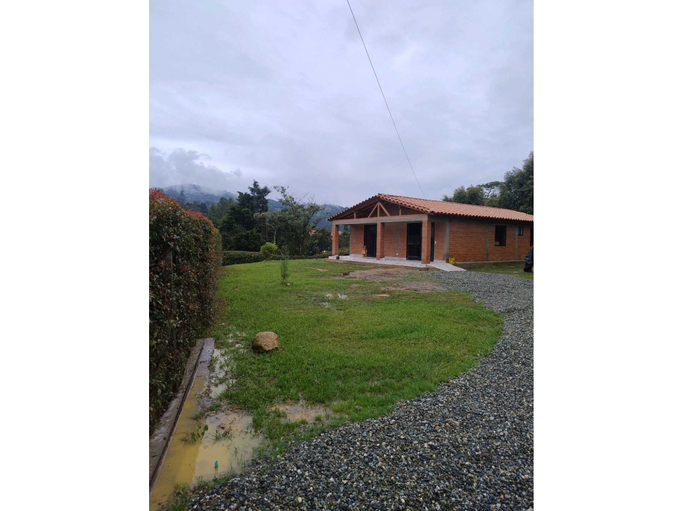 [EM] SE VENDE FINCA EN GUARNE ,VEREDA EL MOLINO, PARA ESTRENAR