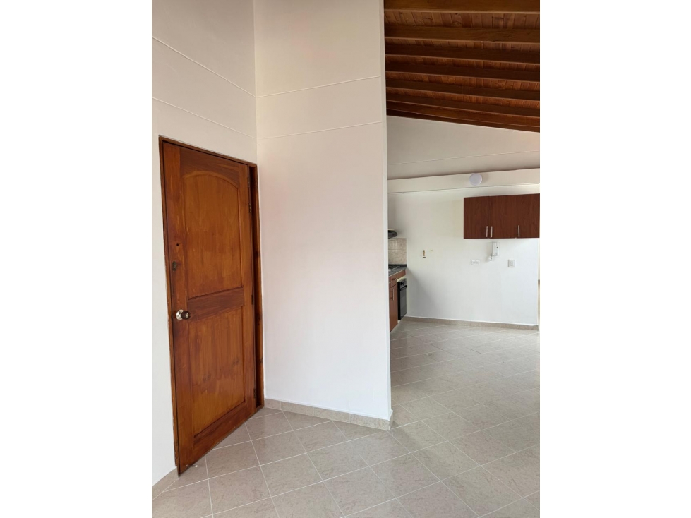 AMPLIO APARTAMENTO EN EL PORTAL ENVIGADO