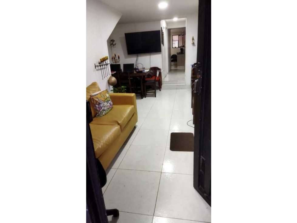 [EM] SE VENDE CASA PEQ 1 PISO,ALMERIA,SOBRE LA 35,CERCA A LA 92