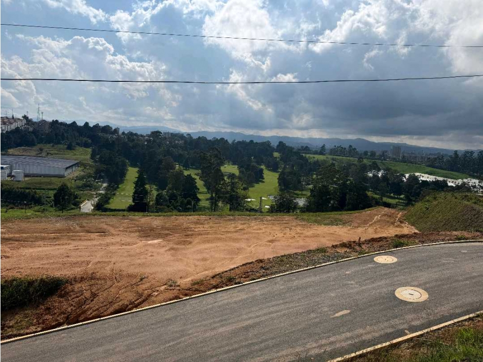 [EM] SE VENDE LOTE EN MARVERDE,CERCA A EL CLUB LA MACARENA