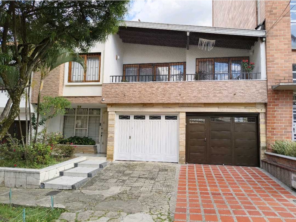 [EM] SE VENDE CASA PH 2 PISO, CASTELLANA EN MUY BUEN ESTADO, MEDELLIN