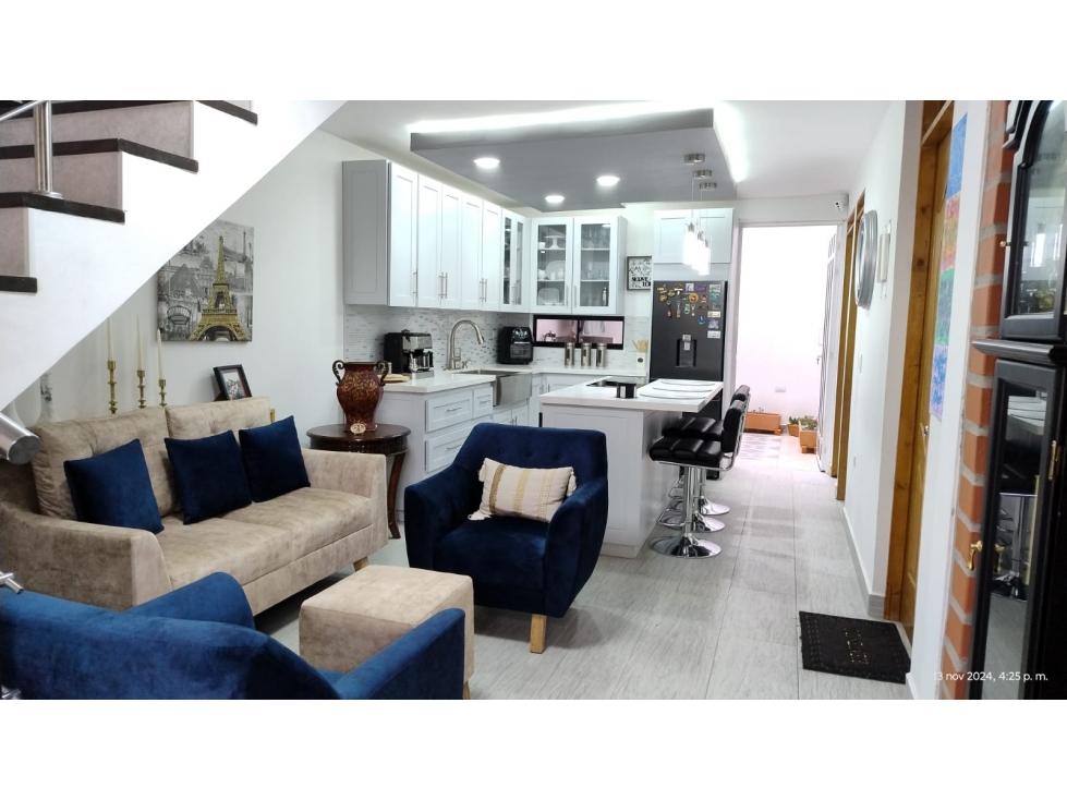 [MY] Venta de casa unifamiliar de 3 niveles en el Carmen de Viboral