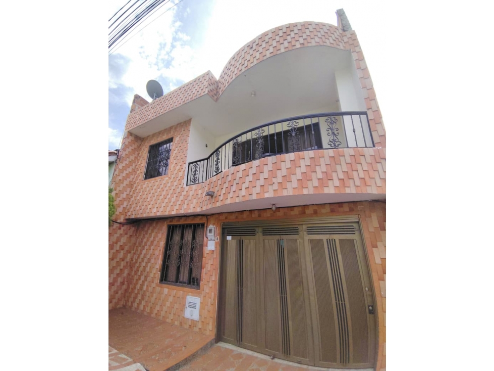 VENTA DE CÓMODA CASA EN SAN JERÓNIMO