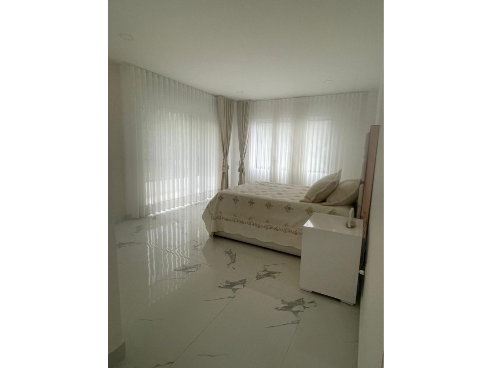 VENTA DE HERMOSA CASA EN LLANOGRANDE EXCLUSIVA PARCELACIÓN