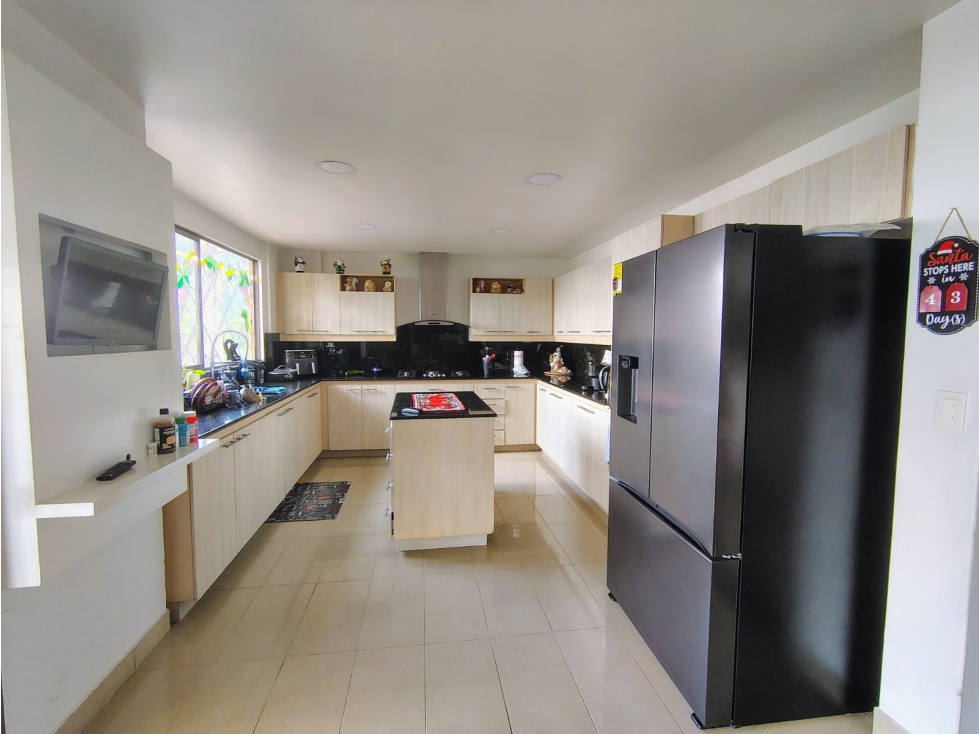 VENTA DE LUJOSA Y ESPACIOSA CASA EN EL POBLADO SECTOR MONTICELLO — foto 4