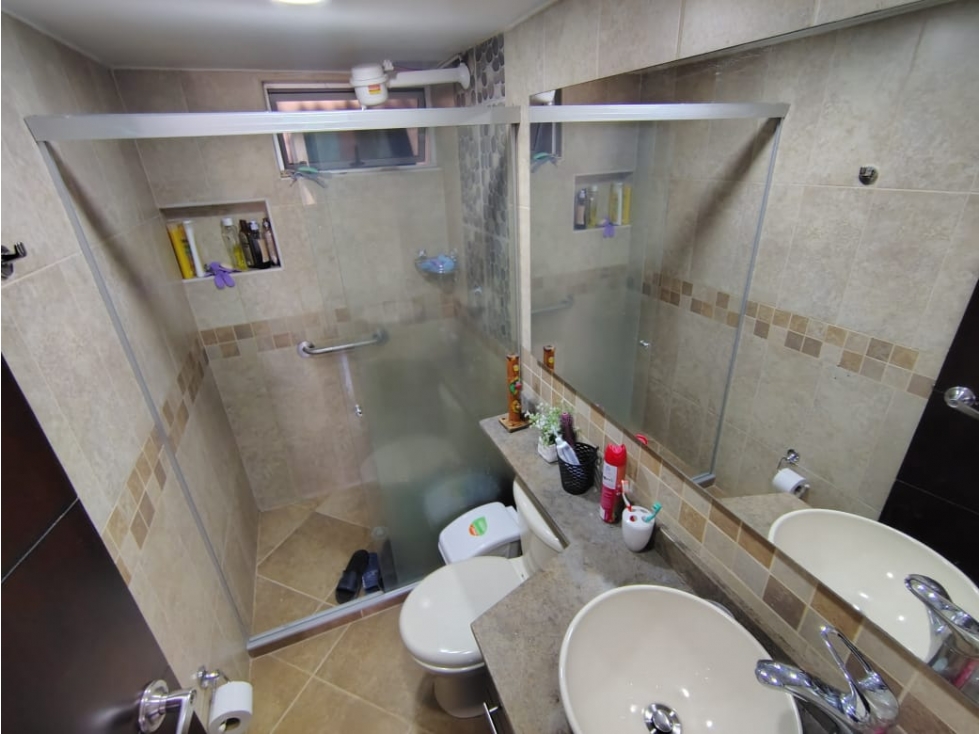 ACOGEDOR APARTAMENTO EN ENVIGADO CON UBICACIÓN EXTRAORDINARIA — foto 2