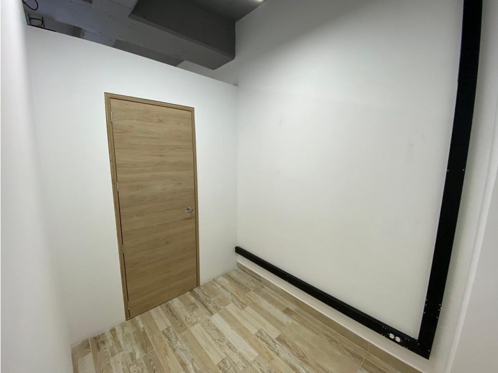 Oficina en venta en Centro Comercial Le Mont Palmas