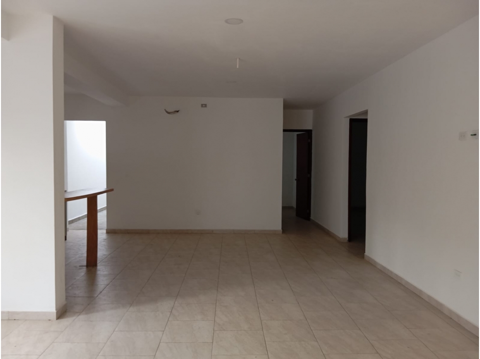 Casa Amplia de dos niveles en Planeta Rica - 3