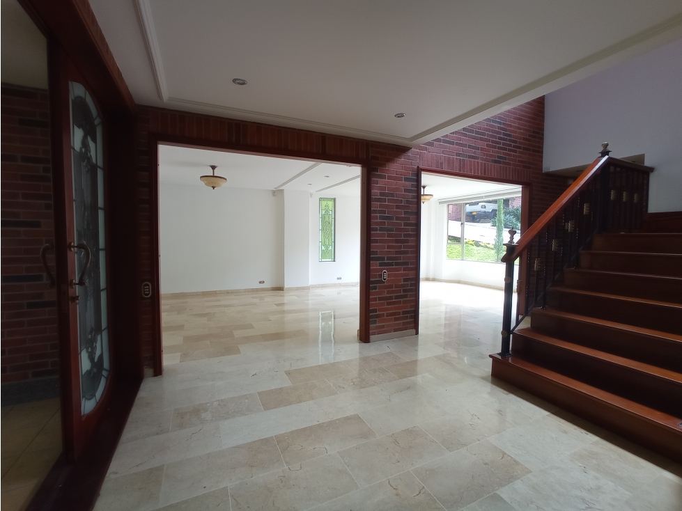 ESPECTACULAR CASA EN VENTA EL POBLADO — foto 3