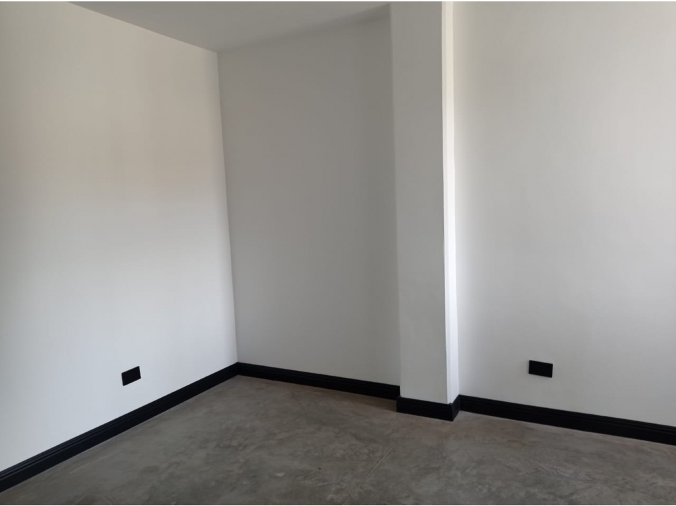 VENTA DE EXCLUSIVO APARTAMENTO EN AGUACATALA - POBLADO (VR ) — foto 4