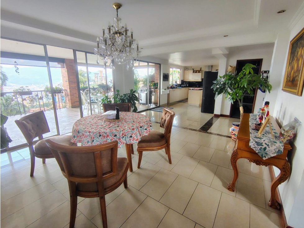 VENTA DE LUJOSA Y ESPACIOSA CASA EN EL POBLADO SECTOR MONTICELLO — foto 3
