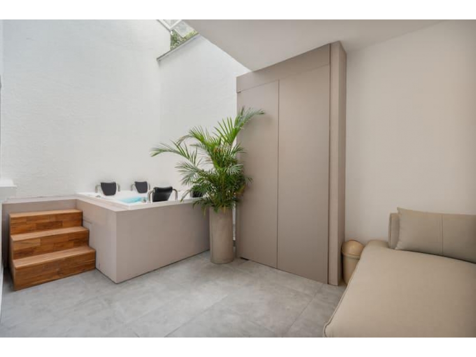 VENTA DE CASA DE LUJO, RENTADO EN AIRBNB EN EL TESORO, EL POBLADO — foto 3