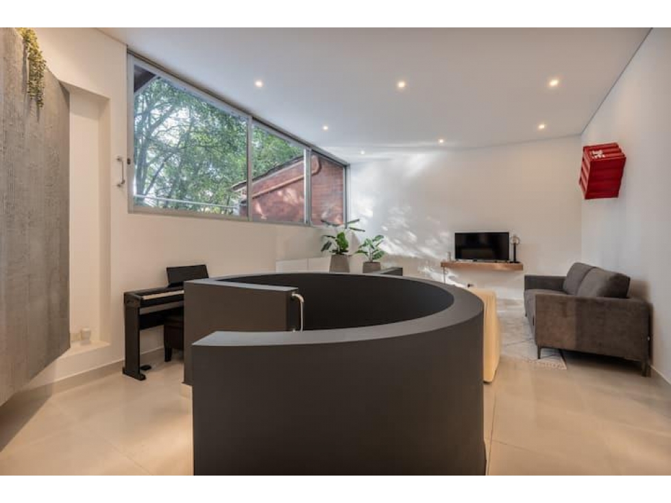 VENTA DE CASA DE LUJO, RENTADO EN AIRBNB EN EL TESORO, EL POBLADO — foto 4