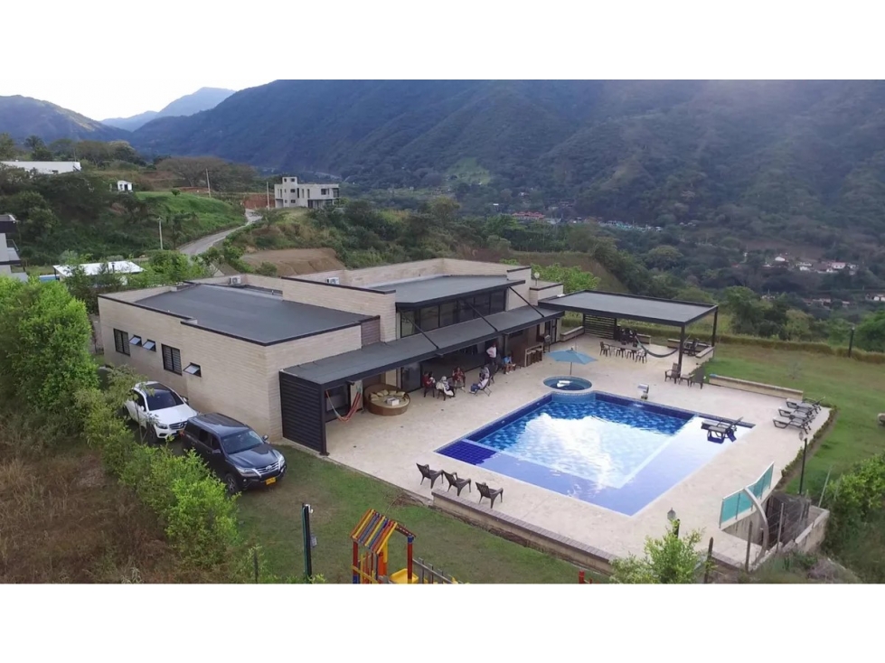 VENTA DE FINCA MUY ACOGEDORA EN SAN JERÓNIMO CON AMENIDADES ÚNICAS