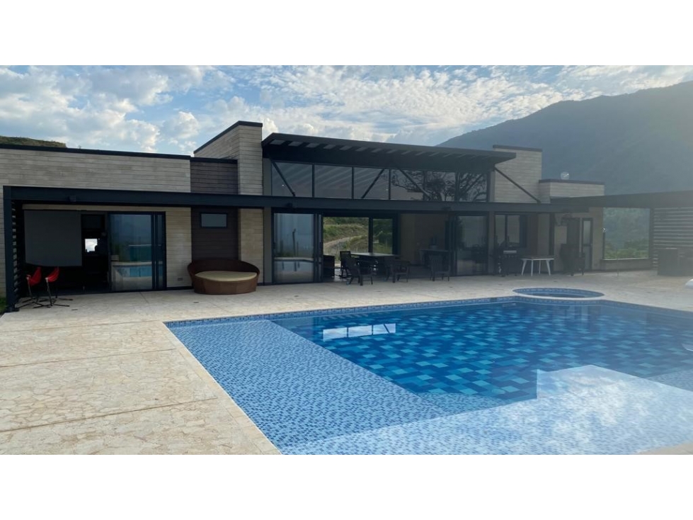 VENTA DE FINCA MUY ACOGEDORA EN SAN JERÓNIMO CON AMENIDADES ÚNICAS — foto 3