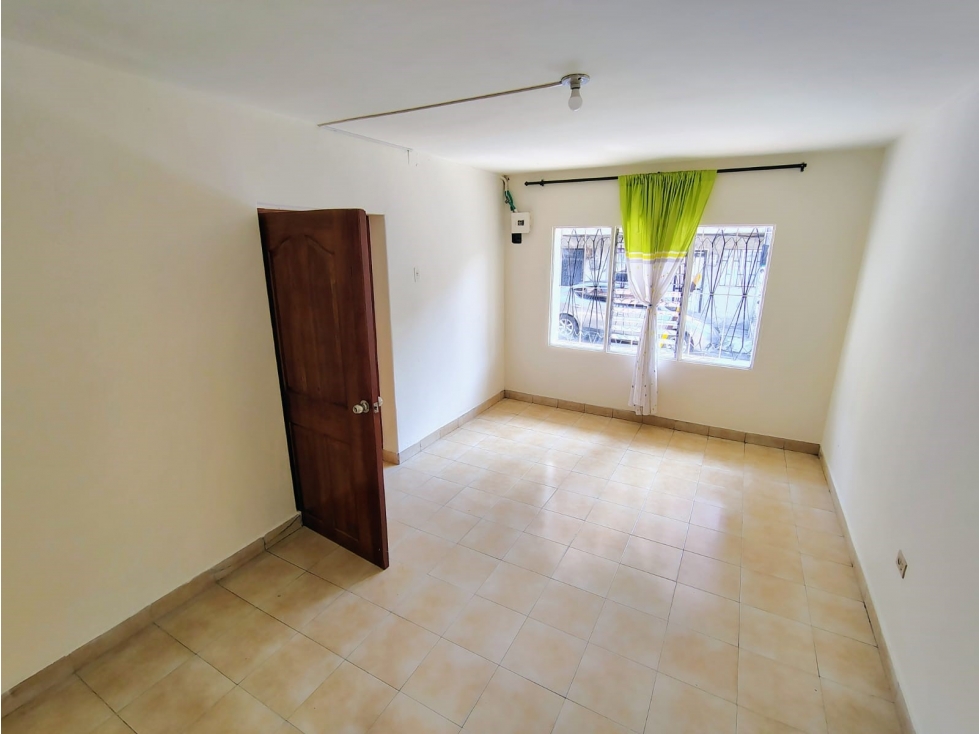 SE VENDE CASA EN ALFONSO LÓPEZ CON POTENCIAL ENORME PARA INVERSIÓN — foto 3
