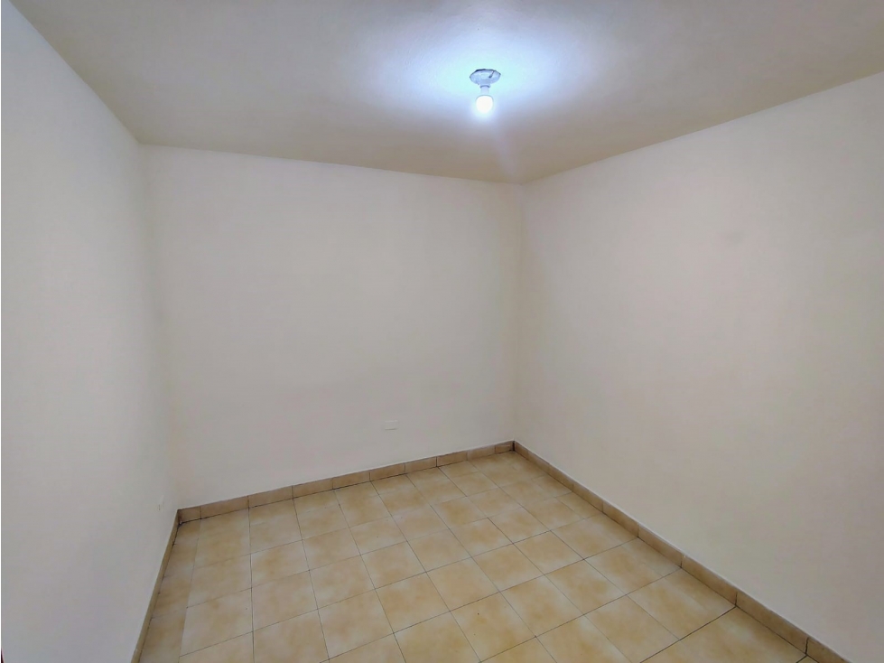 SE VENDE CASA EN ALFONSO LÓPEZ CON POTENCIAL ENORME PARA INVERSIÓN — foto 4