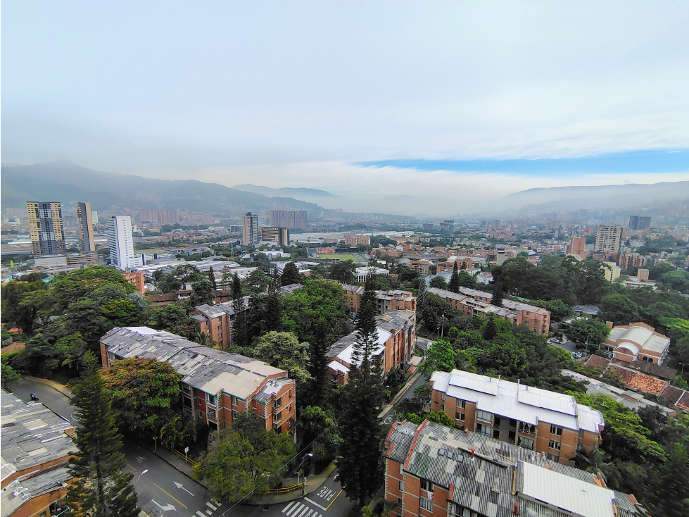 VENTA DE APARTAMENTO ILUMINADO EN ENVIGADO CON VISTA PANORÁMICA — foto 3