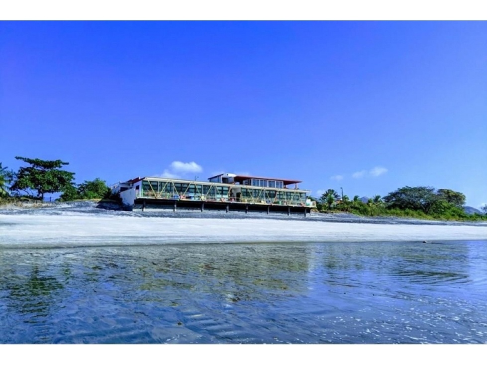 for rent beachfront apartment located in nueva gorgona, Panama o este