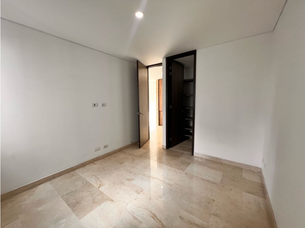 [RY] VENTA DE APARTAMENTO EN EL POBLADO-CASTROPOL — foto 6