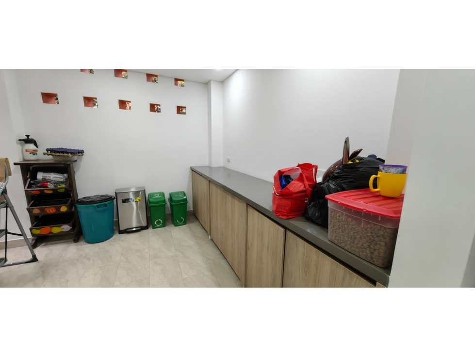 [JN] VENDO CASA CON DISEÑO EXCLUISVO EN UNIDAD PRIVADA EN SABANETA — foto 4