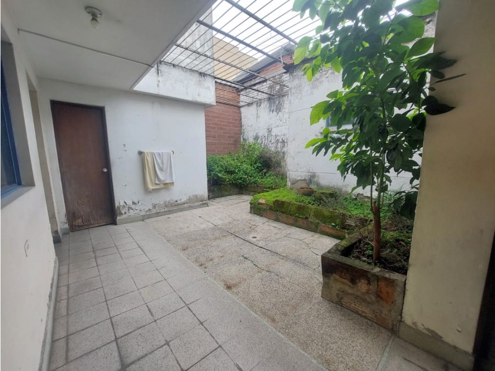 [FA] En venta casa lote en La Castellana para desarrollo inmobiliario — foto 3