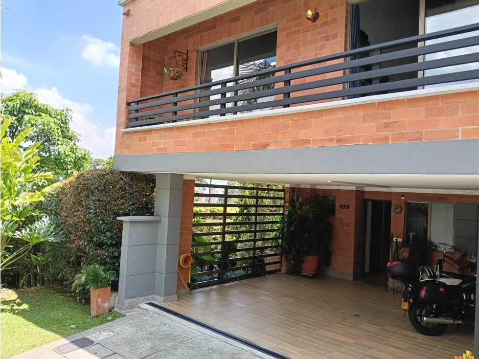 Exclusiva casa en unidad cerrada Loma del Esmeraldal Envigado — foto 2