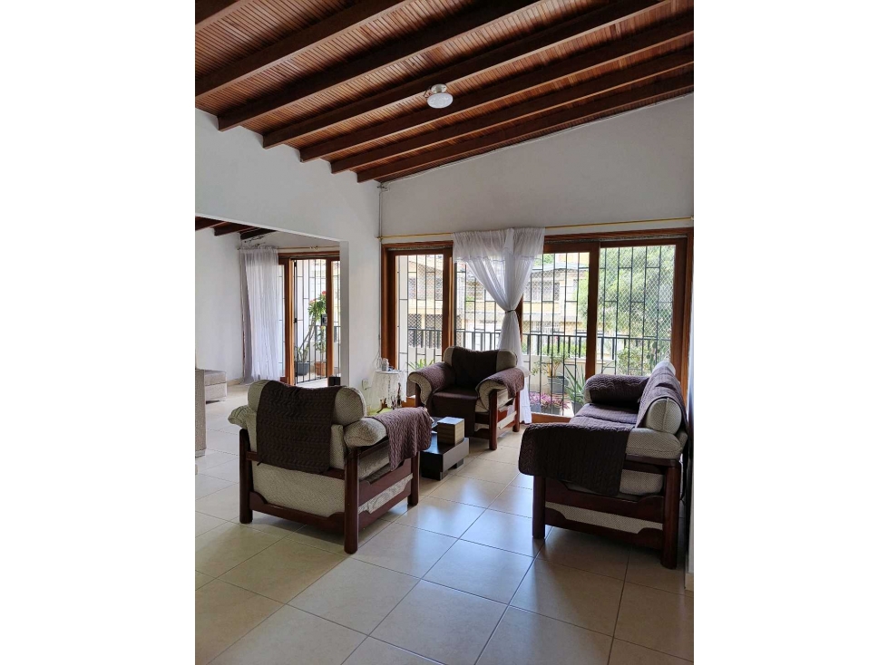 [EM] SE VENDE CASA PH 2 PISO, CASTELLANA EN MUY BUEN ESTADO, MEDELLIN — foto 2